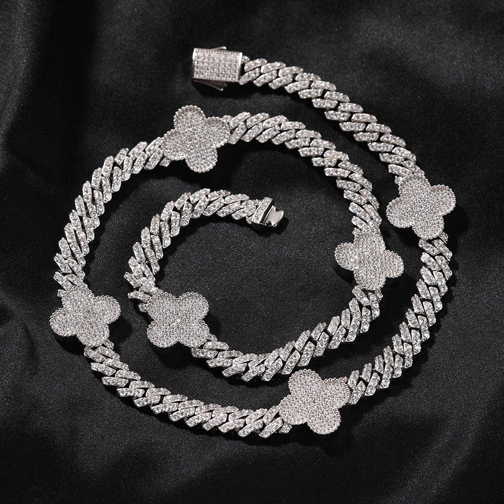 Collier trèfle à la mode et minimaliste, polyvalent avec du cuivre et du zircon, collier unisexe de style hip-hop